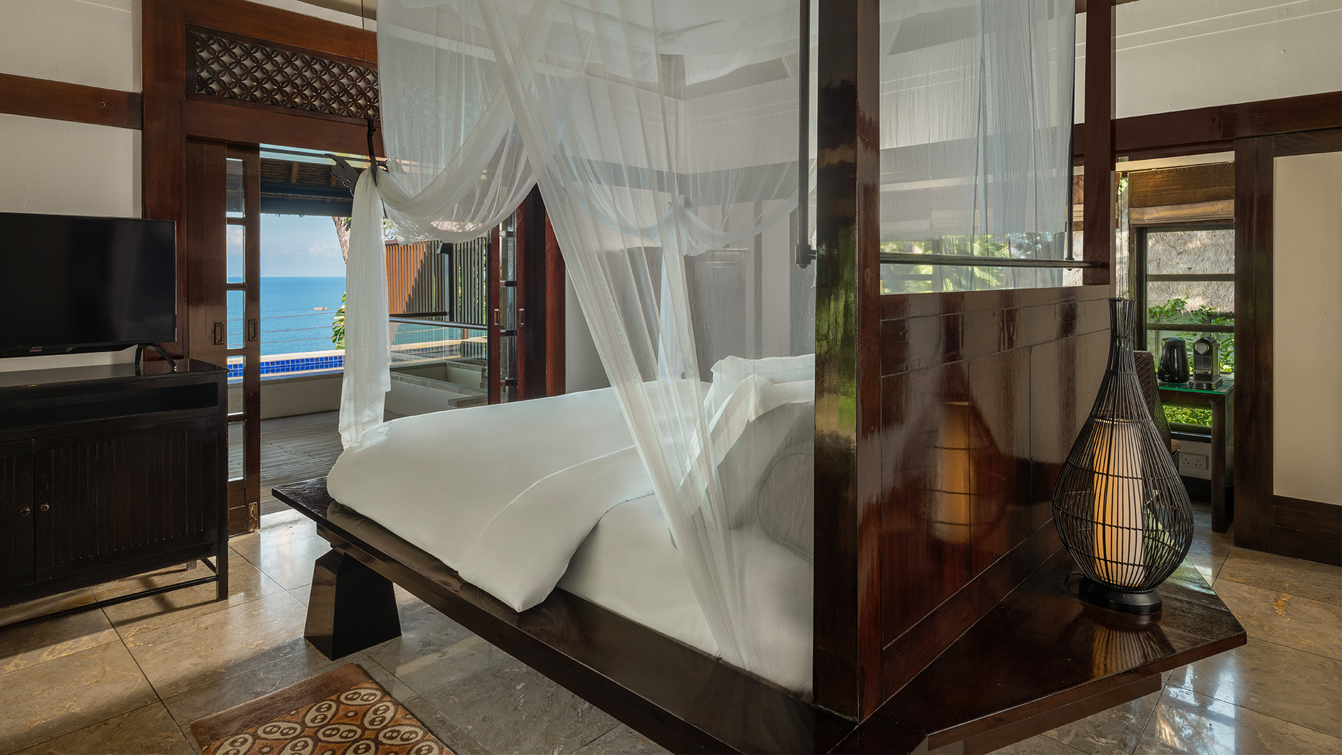 Rainforest Ocean Front Villa - Bathroom